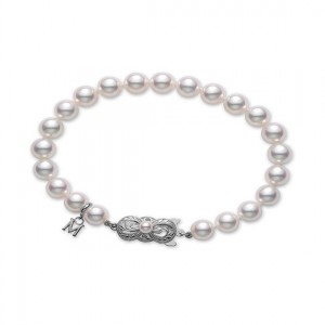 Mikimoto 18 Karat White Gold Bracelet With 22=6.50-7.00mm A Quality Round Akoya Pearls 7 Inch