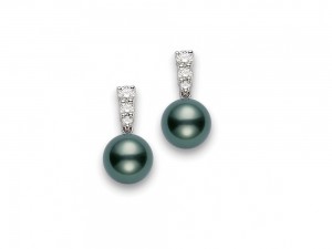 Mikimoto Morning Dew Black South Sea Cultured Pearl Earrings – 18K White Gold
With 2=9.00 Mm Round Black South Sea Cultured Pearls  And 6=0.48Tw Round Diamonds