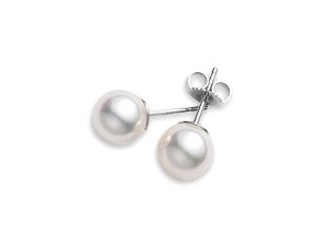 Mikimoto: 18 Karat White Gold Stud Earrings With 2=7.00-7.50mm AAA Quality Akoya Pearls