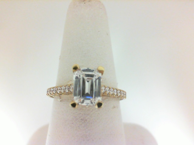 Tacori: 18 Karat Yellow Gold Petite Crescent Semi-Mount Ring With .43Tw Round Diamonds
For 7.5x5.5mm Center