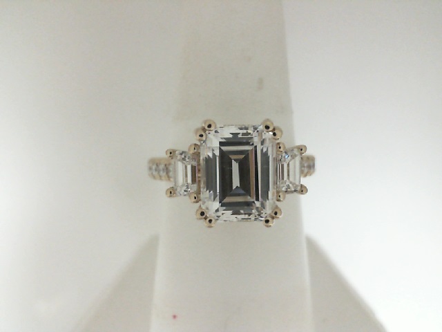 Verragio 14 Karat Yellow Gold Emerald Cut Diamonds With Hidden Halo Semi-Mount 1.00Ctw
*Setting only, center stone not included