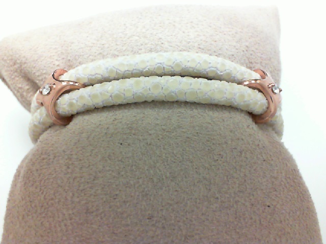 Sting HD: Stingray White Double Bracelet w/ Silver Rose Plated Accents
3 Round Diamonds
Size 6.75