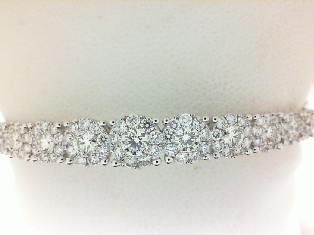Forevermark: 18 Karat White Gold Bracelet With 7=0.86Tw Forevermark Round  Diamonds And 103=1.60Tw Non Forevermark Round Diamonds