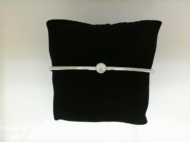 Forevermark: 18 Karat White Gold Bangle Bracelet With One 0.24Ct Forevermark Round J Si2 Diamond