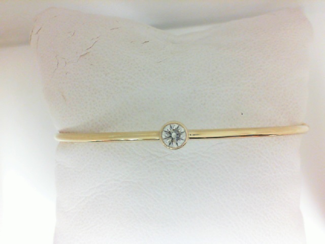 Forevermark 18 Karat Yellow Gold Tribute Bangle Bracelet With One 0.30Ct Forevermark Round Diamond
Fm 2111297