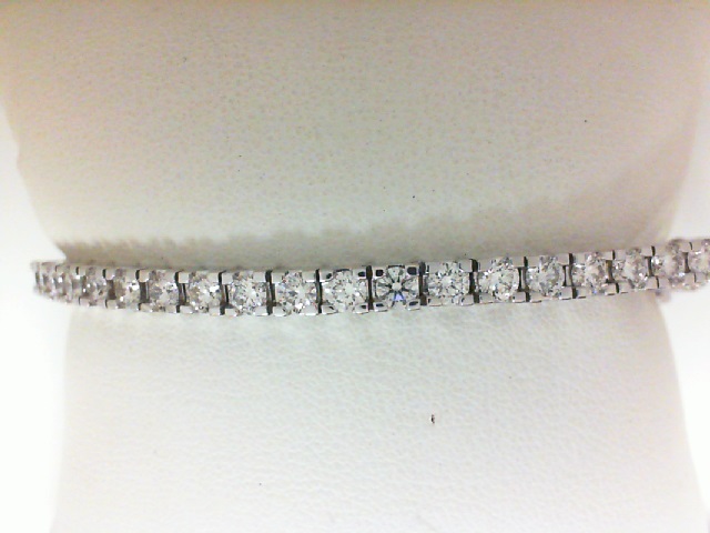 14 Karat White Gold Bracelet With 2.05 Tw Round Diamonds