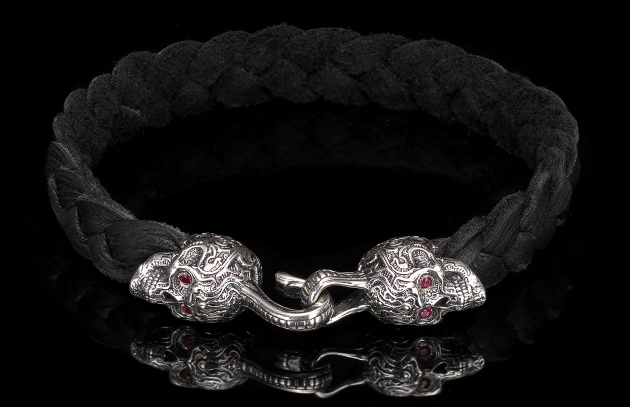 William Henry Black Leather Sterling Silver Bracelet
Name: Black Jack
Length: Lg