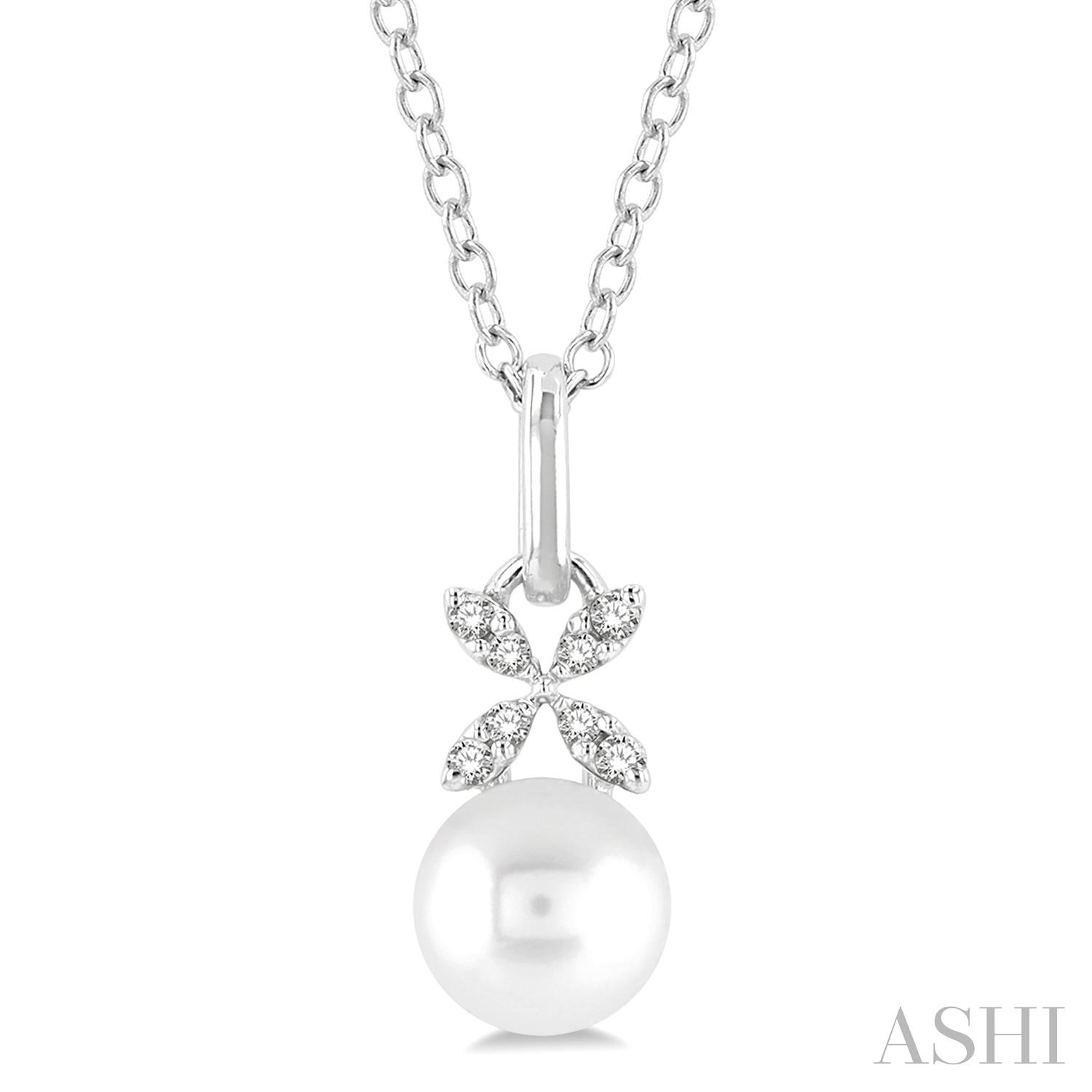 10 Karat White Gold 6.0 Mm Pearl And 0.03 Ct Diamond Pendant 18 Inch