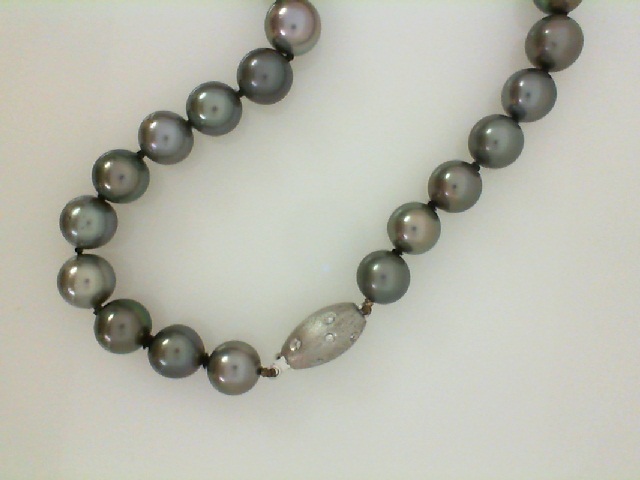 Strand With 43=8.50-9.50Mm Round Black Pearls And 10=0.05Tw Round Diamonds and 14kw Satin Finished Clasp
Length: 17