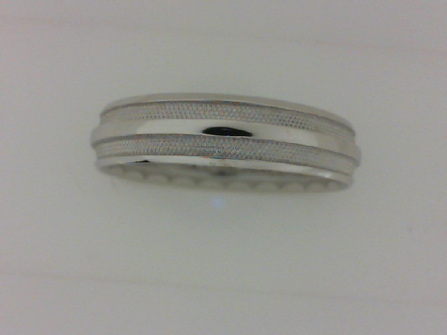 Tacori: 18 Karat White Gold 5mm : Crescent Eternity Wedding Band Size 10.5
Size 10.5