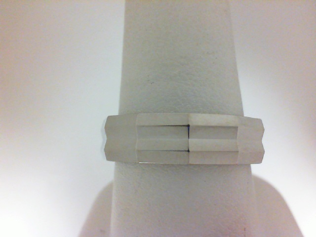 Karl Lagerfeld: White 18 Karat Wedding Band Size 10
Diameter: 6mm
Name: Perspective Collection