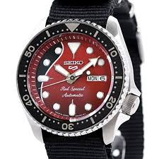 Seiko Luxe: Stainless Steel Automatic Watch
Name: Limited Edition Brian May
Name Of Bracelet: Black Nato Strap
Dial Color: Red/Black
Mm: 42