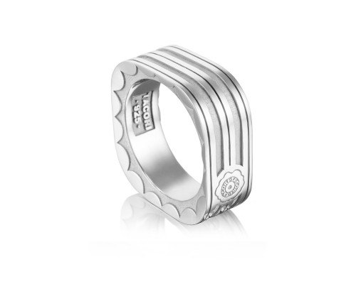 Tacori: Sterling Silver Engraved Ring Size 11-- NO SIZING
Diameter: 9.5MM
Name: Monterey Roadster Square Racing Lines
Serial #: A20241601