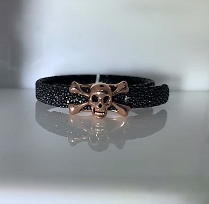 Sting HD: Black Sting Sterling Silver Rose Gold Plating Bracelet
Name: Luxe/Skull
Length: Medium
Diameter: 8.5 mm
