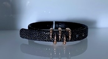 Sting HD: Rose Sterling Silver/Rose Gold Plating Bracelet
Name: Black Sting/Claw
Length: Medium
Diameter: 9mm
